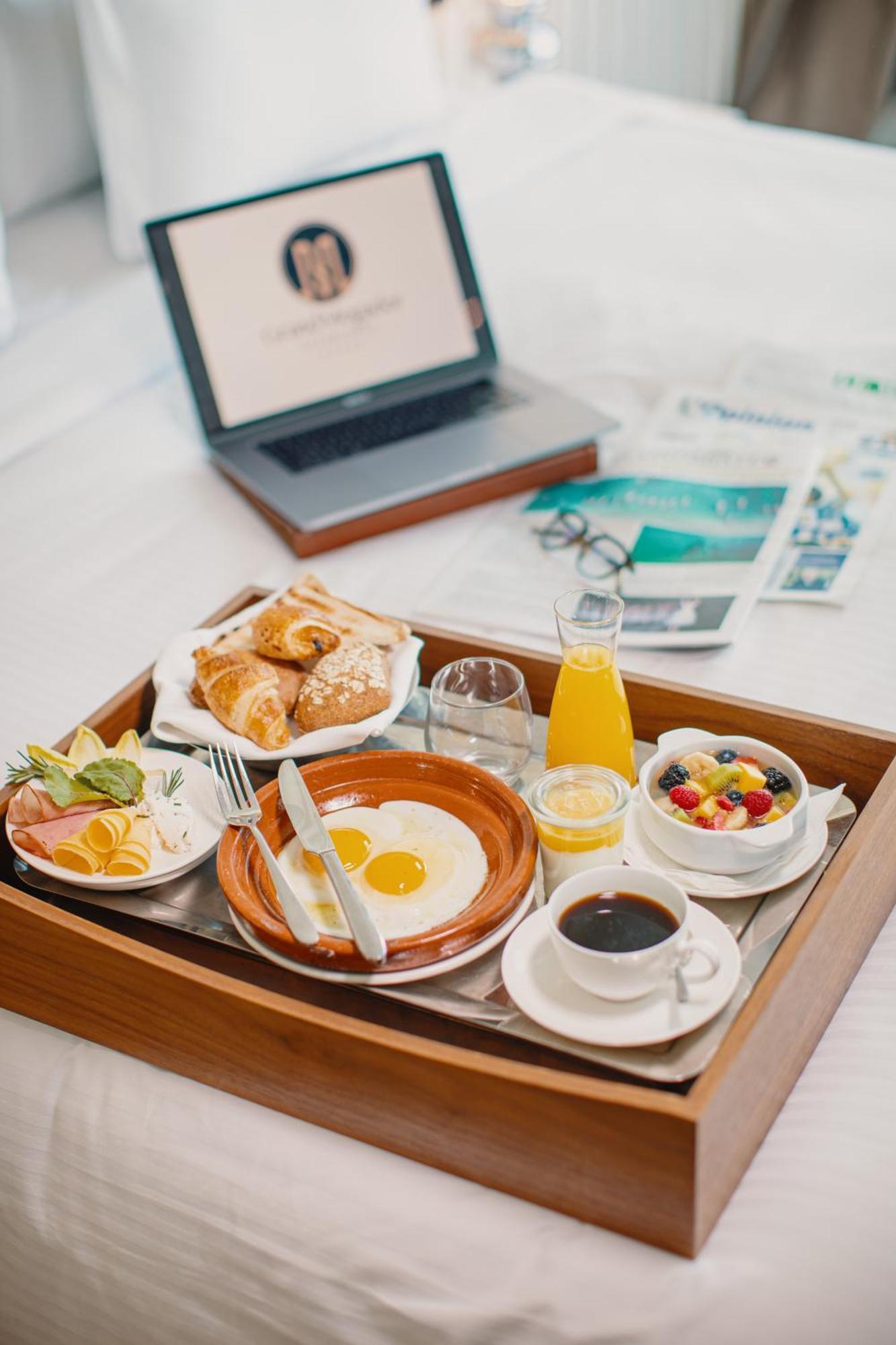 Grand Mogador City Center Casablanca Ngoại thất bức ảnh Room service