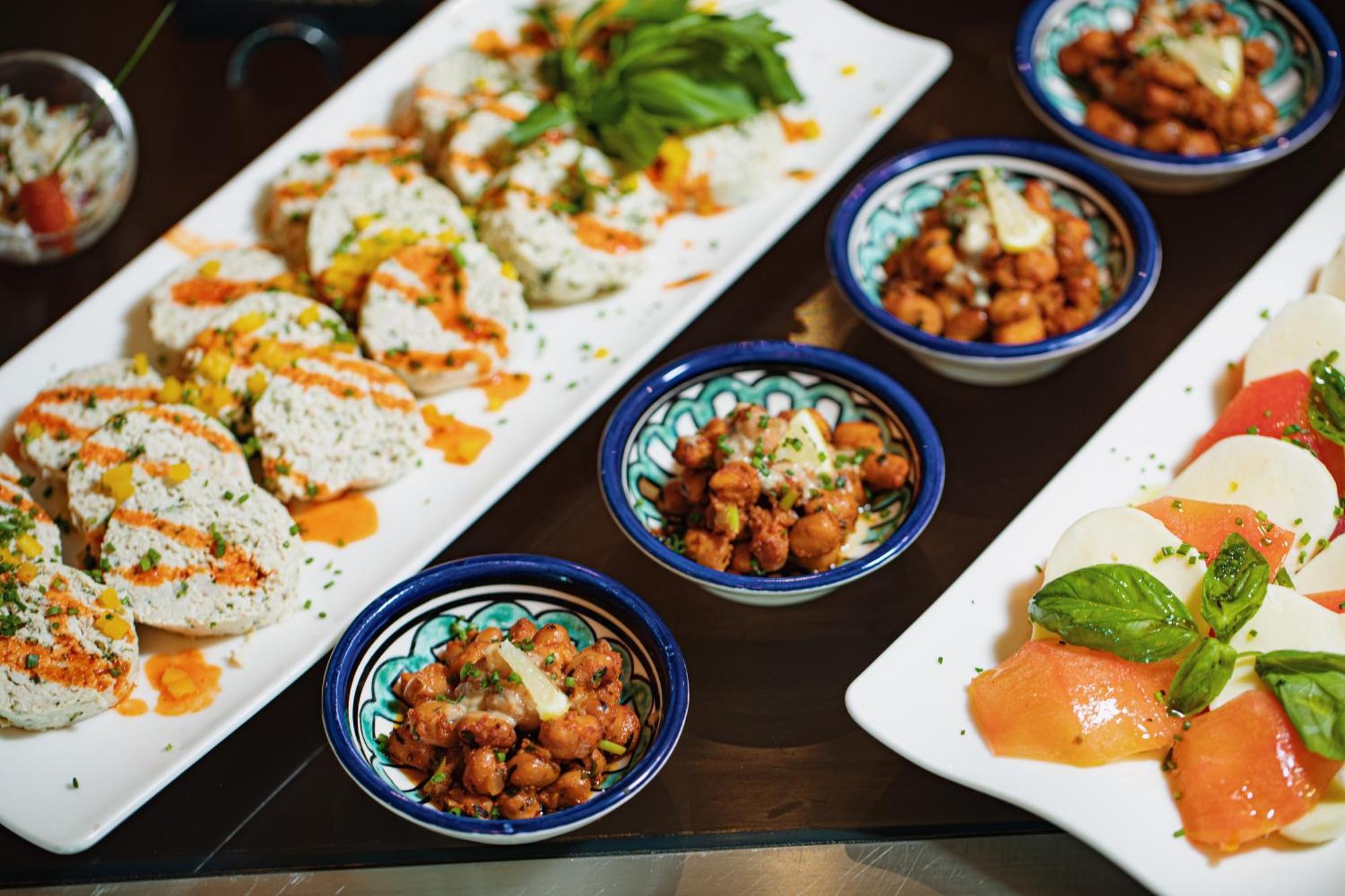 Grand Mogador City Center Casablanca Ngoại thất bức ảnh Moroccan cuisine