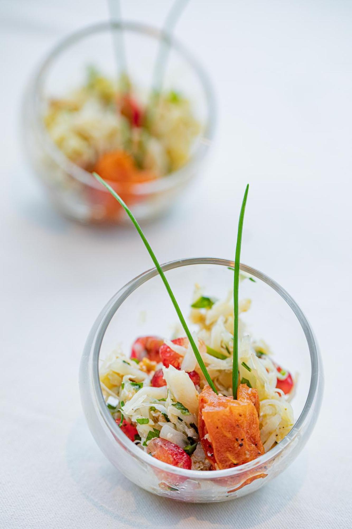 Grand Mogador City Center Casablanca Ngoại thất bức ảnh A salad with chives