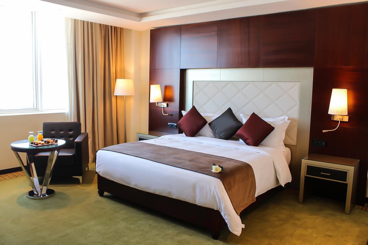 Grand Mogador City Center Casablanca Ngoại thất bức ảnh A room at the hotel